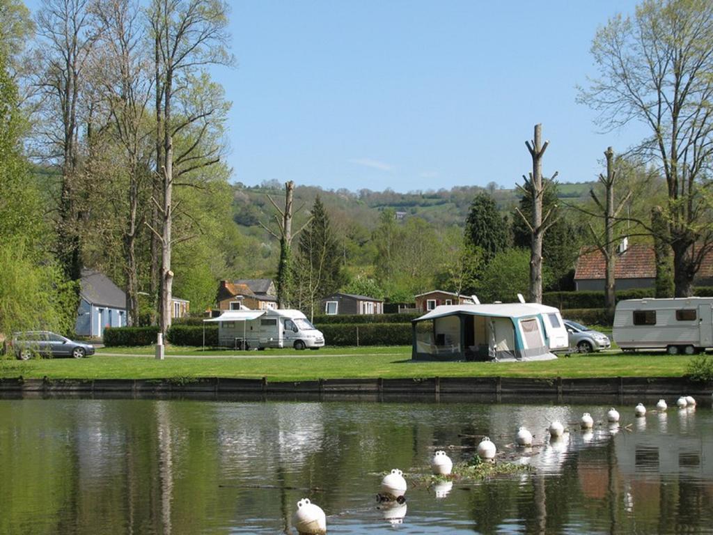 Camping Des Rochers Des Parcs 호텔 Clécy 외부 사진