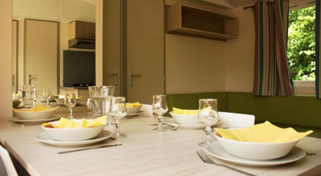 Camping Des Rochers Des Parcs 호텔 Clécy 객실 사진